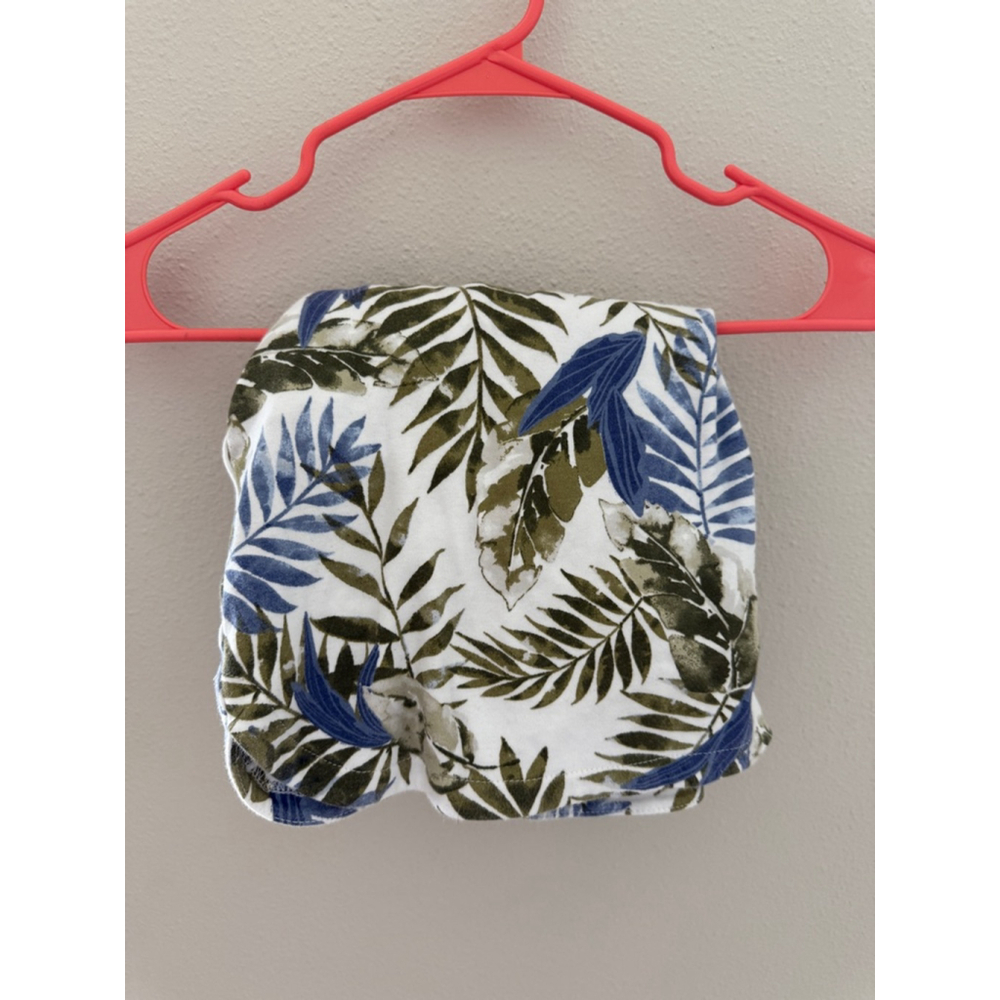 Croft & Barrow Skirt 
Size M White Blue Leaf Print